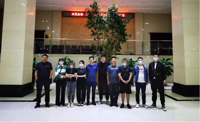 涉案金額50億！內(nèi)蒙古警方偵破一起“跑分”洗錢案...涉案POS機40部、銀行卡1000余張...(圖5)